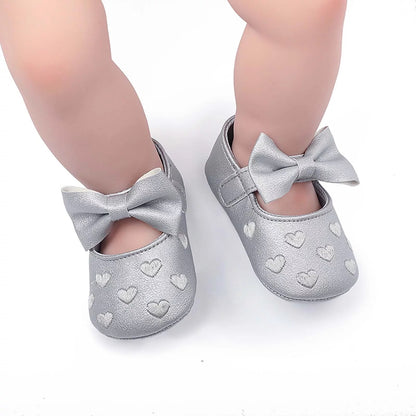 Little Hearts Prewalker Moccasins - Silver by Cocowish