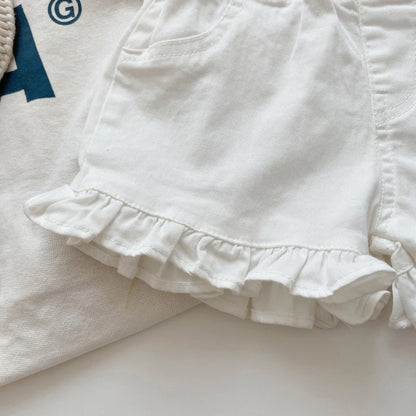 Weiße Baby-Shorts mit Rüschen