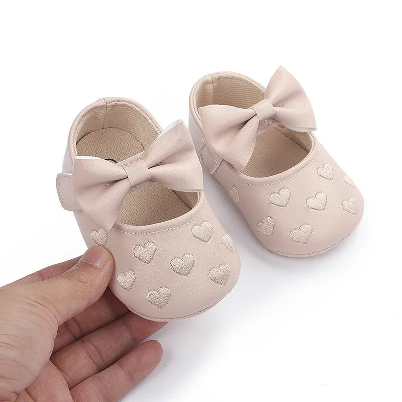 Little Hearts Prewalker Moccasins - Beige by Cocowish