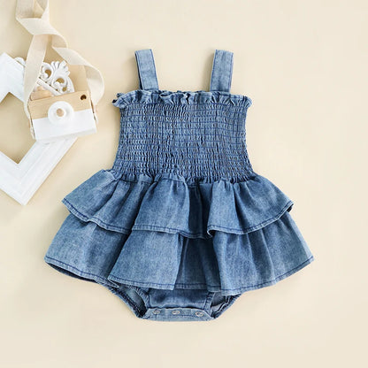 Baby-Spielanzugkleid aus Denim mit Rüschen