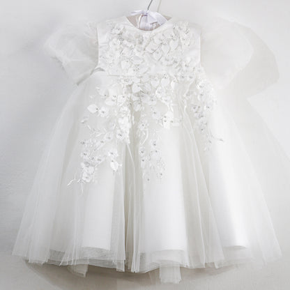 Weißes Babykleid aus Tüll im Prinzessinnen-Stil